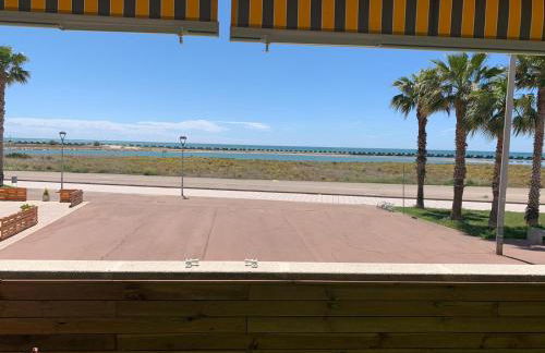 Apartamento para 5 personas frente al mar con piscina y parking - Foto 14