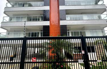 Apartamento novo a 350 m da praia das Toninhas em Ubatuba - 2 dormitórios sendo 1 suite, piscina, varanda gourmet com churrasqueira, ar condicionado, cozinha completa, garagem privativa - Foto 2