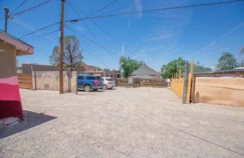 Bohemian ChiC SpaCation-Private HotTub-Close to Downtown-No Pet Fee! - Foto 56