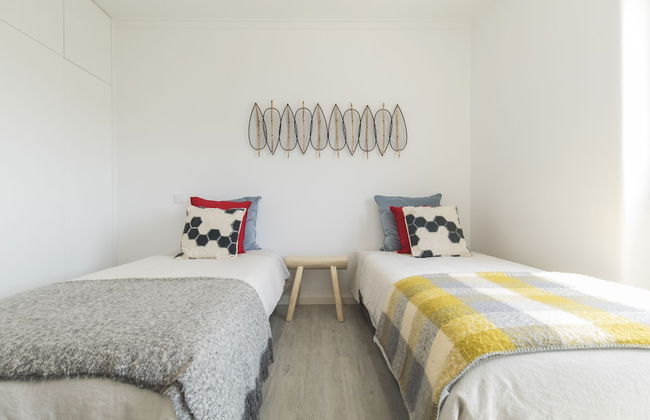 Luxurious Seaview Apartment in Estoril - Photo 7