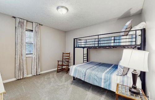 Cozy Lake Duplex Sleeps 5 Games Dog-friendly - Foto 17