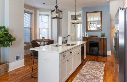 Main Street 2BR, Walk to Bars, Stadiums, Downtown - Foto 8