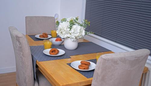 Contractor & Group Haven Sleeps 6 with Free Parking - Foto 4