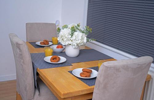 Contractor & Group Haven Sleeps 6 with Free Parking - Foto 4