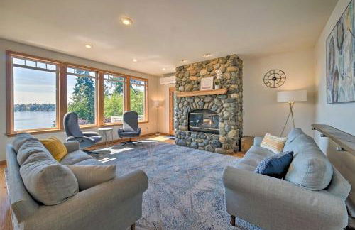 Spacious Lake Stevens Home with Fire Pit, Patio - Foto 7