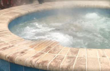 Ultimate Backyard Oasis, Heated Pool, Spa and Lake - Foto 53