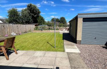 Dunmuir House 4 Bedroom 2 bathroom House & Garden in Denny - Photo 36