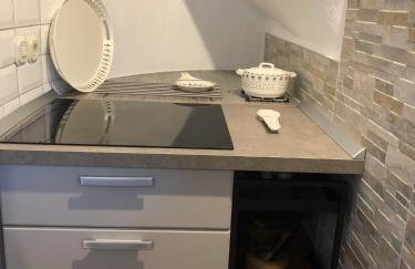 Odisea Hill House - Modern Holiday Home with swimming pool, sauna, jacuzzi, WiFi and 2 bedrooms, near Varazdin - Foto 19