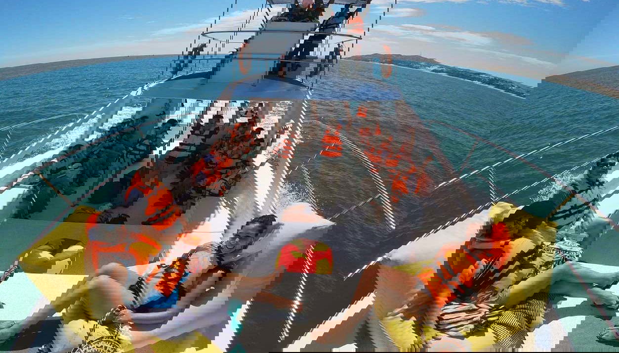 Giro in barca lungo la costa peruviana