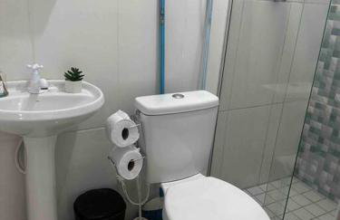 Kitnet 306 centro, com linda vista janela, tv smart - Foto 2