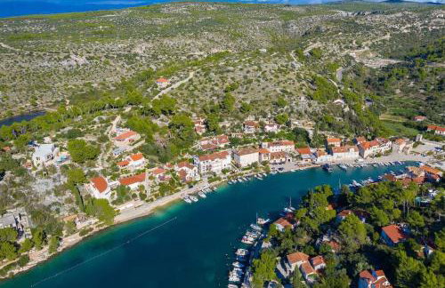 NEW Villa Pine Haven , Private Heated Pool Sleeps 8, Tranquil Retreat - Foto 22