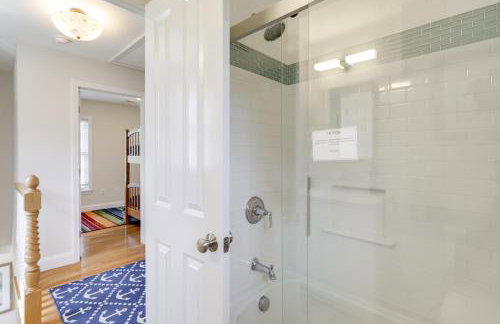 Walk to Pawcatuck River Family-Friendly Home! - Foto 22