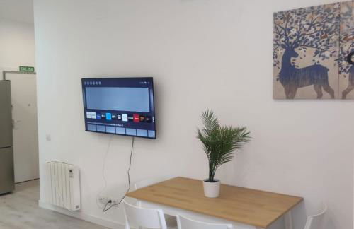 DH Estudios Lopez de Hoyos - Photo 1