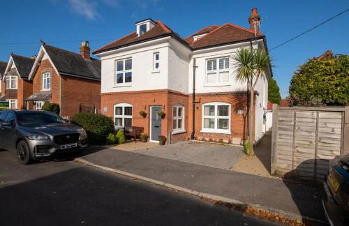 Spire View - New Forest Holiday Home - Photo 12