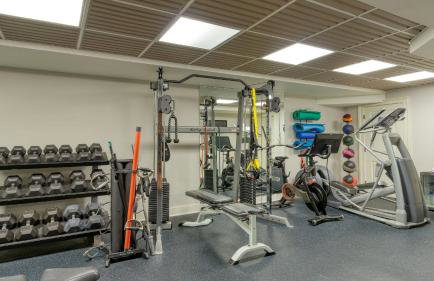 Secluded Estate Optional Guest House, Pond, Playroom, Gym & Theater Sunny Pond by Avantstay - Foto 87