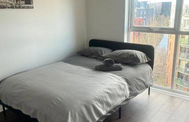 Comfortable 2-Bedroom Flat close Etihad and Coop Live - Photo 28