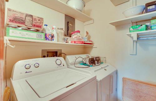 Family-Friendly Home with Fire Pit about 10 Mi to Akron! - Foto 17