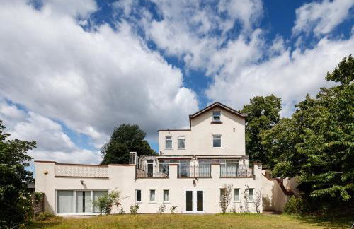 Beautiful 'Mayfield' Villa with private pool! - Foto 1