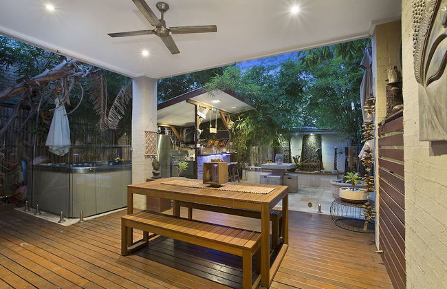 Resort Style Home near Airport & CBD - Photo 18
