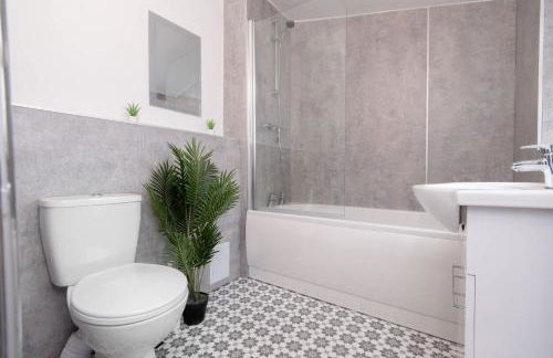 Modern 3 Bedroom Home in Central Rugby w Parking - Foto 7