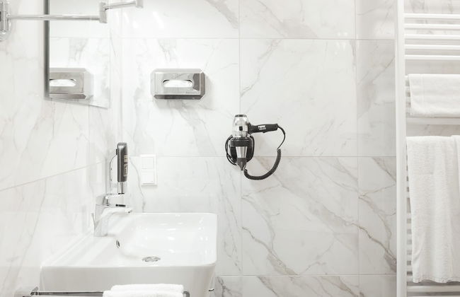 THE ROOMS - Hotel & House - Photo 32