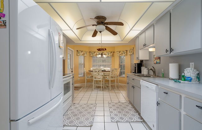 Private Pool Home ~ Just Miles From Sanibel And Fort Myers Beach ~ 3 Bedroom Home by RedAwning - Foto 10