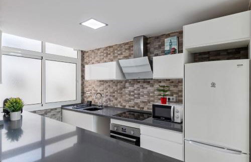 Europa Sur,Playa 500 m,centro 1,9km - Photo 13