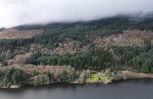 WATERSIDE 3 BED COTTAGE, HOT TUB, SAUNA, PVT BEACH - Foto 18