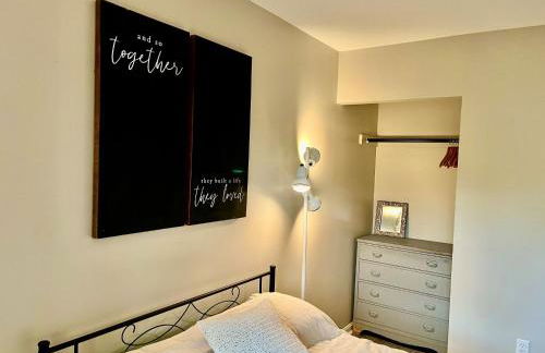 London Towne Bungalow Wloft - Walk To The Beach! - Foto 30