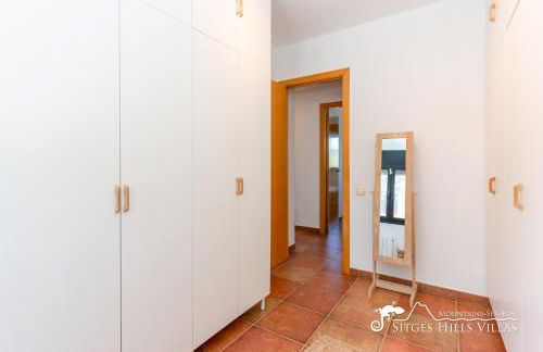 Villa Serranita - Stylish Holiday Home with Views and Air Conditioning 15 mins to Sitges - Photo 39