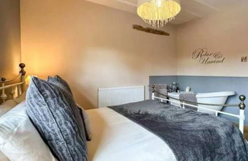 Meadow View Cottage - cosy, romantic & 20 mins from Alton Towers - Foto 1