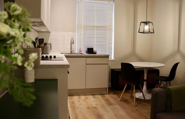 Renovatedapartmentsleeps4-freeparking-tv - Foto 5