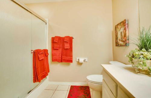 Home in Bella Vista with Deck and Lake Windsor Views! - Foto 24