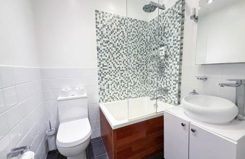 Luxury 3-Bed Apartment in Marylebone near Oxford Street & Baker Street by Staylio - Foto 27