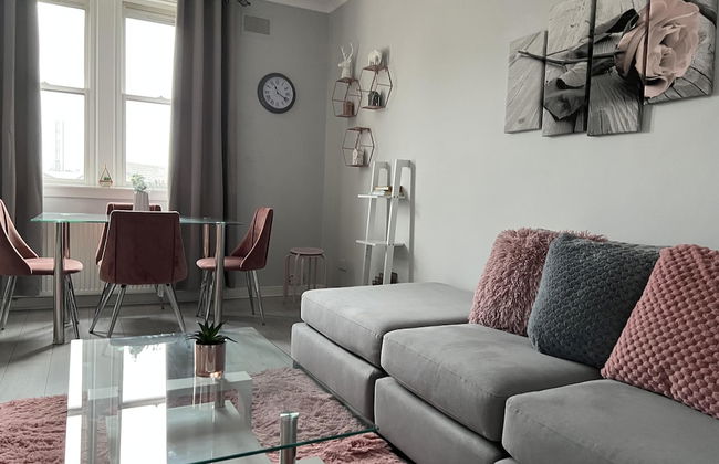 Captivating 2-bed Apartment in Kirkcaldy - Foto 6