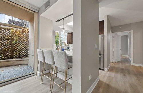 The Bernadin- Designer 3BR City Center with Balcony - Photo 26