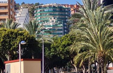 Elegant 2-Bedroom Apartment in Benidorm with Private Pool and Scenic Garden Views - Photo 13