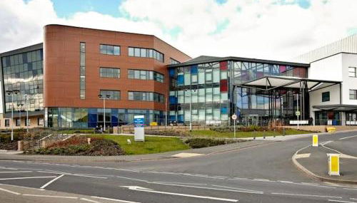 Centrally Located Apt with Parking - Foto 4