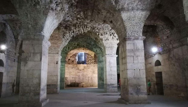 Colunas das bodegas de Diocleciano