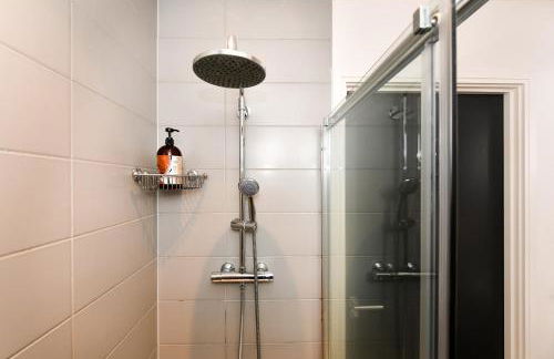 Cardiff Bay Retreat Sleeps 4 Parking - Pass the Keys - Foto 34