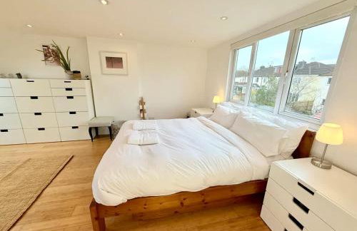 Redland's Fun & Colourful Artistic House - Foto 15