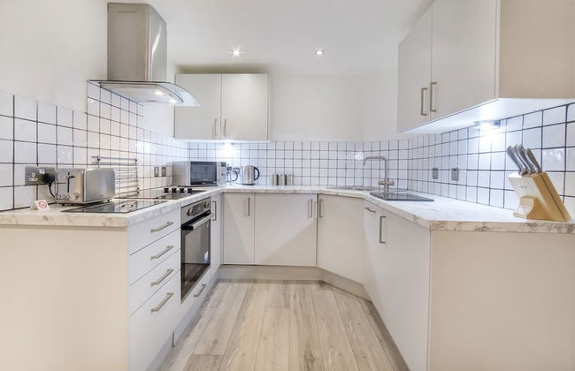 Reubens Court and City Apartments - Photo 10