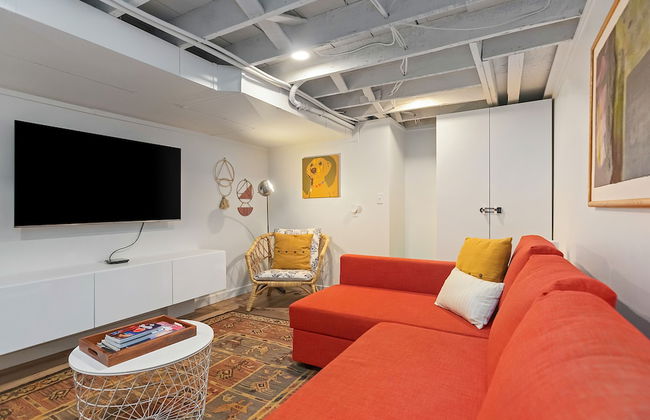 Mid-Century Vibes Basement - Foto 16