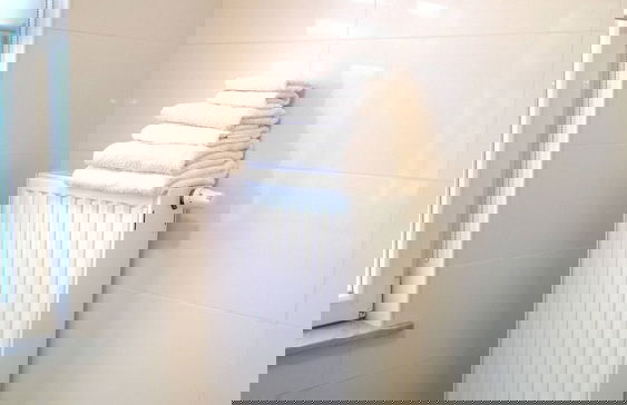 Almost White, Near Train, Metro N7688 - Foto 15