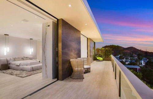 Ultra-Luxurious BH Estate with Pool, Theatre, Views - Foto 70