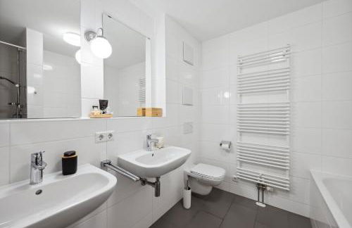 EXQUIS Design 2BR Apartment BAUHAUS I Balkon I Parkplatz I Top-Lage I Mercedes-Benz I Kinderbetten - Foto 10