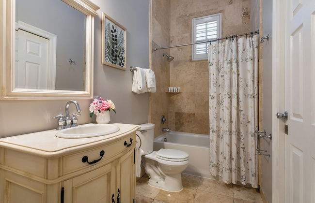 Modern 3BR Condo With Pool - Foto 32