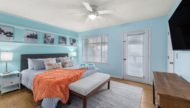 Short Walk to The Beach! Community Pool! Sleeps 6! - Foto 2, Imagen principal