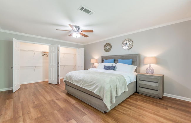 Beautiful Large Newly Renovated 5 Bedroom House - Foto 72