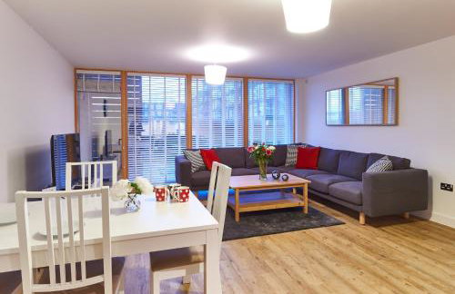 ShortstayMK Vizion apartments, with free superfast wi-fi, parking - Foto 114